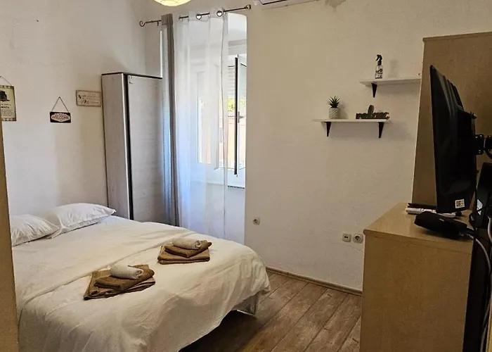 Apartman Kiki For 2, Near Old Town & Beach, Free Wifi Zadar