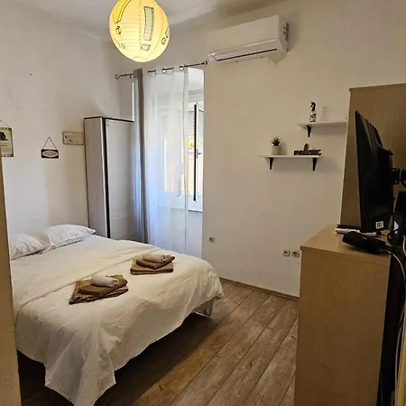 Apartmán Kiki For 2, Near Old Town & Beach, Free Wifi Zadar