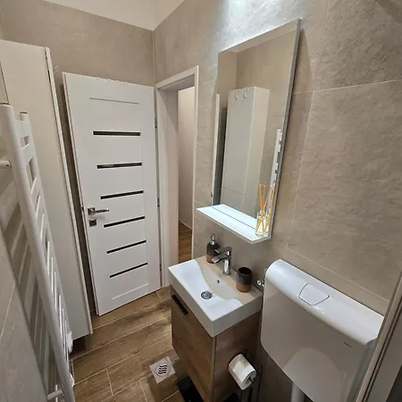 Kiki For 2, Near Old Town & Beach, Free Wifi