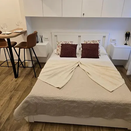Διαμέρισμα Kiki For 2, Near Old Town & Beach, Free Wifi